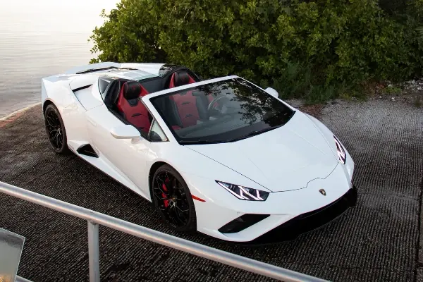 Valenci Supercars 2022 Lamborghini Huracán EVO Spyder rental Tampa
