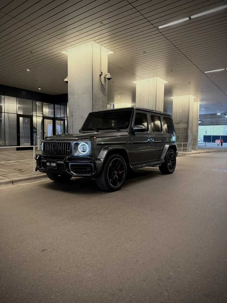 Valenci Supercars 2022 Mercedes-AMG G 63 Graphite Gray rental Chicago